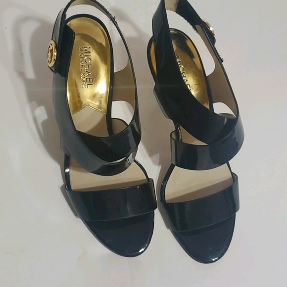 Michael Kors patten leather sandle size 9 1/2 - Picture 1 of 9